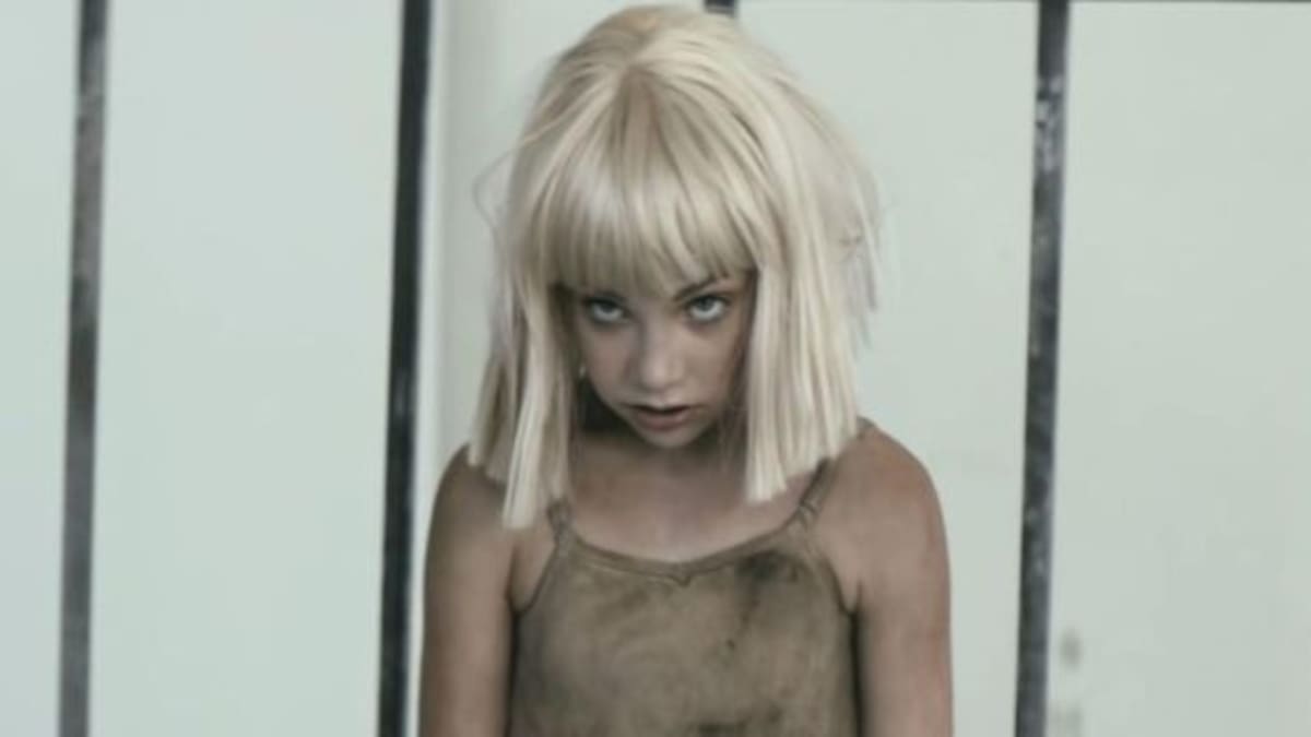Así fue creciendo la nena de los videos de Sia