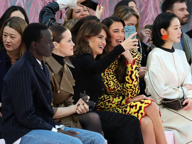 Penélope Cruz y Dua Lipa en el front de Chane