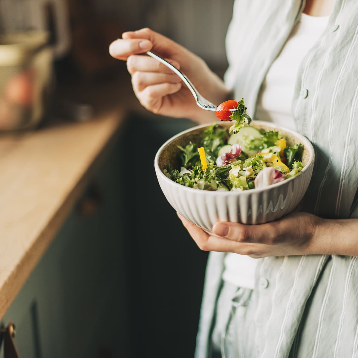 Los nutricionistas coinciden sobre el mayor error al intentar perder peso: "El cuerpo responde ralentizando el metabolismo"