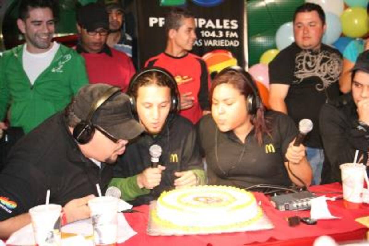 La Hora sin Nombre Segundo Aniversario Mc Donald's Zapote