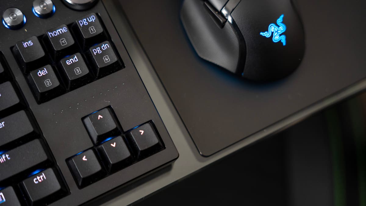 Razer Atlas Pro: ¿Tiene sentido gastarse más de 100 euros en una alfombrilla de cristal?