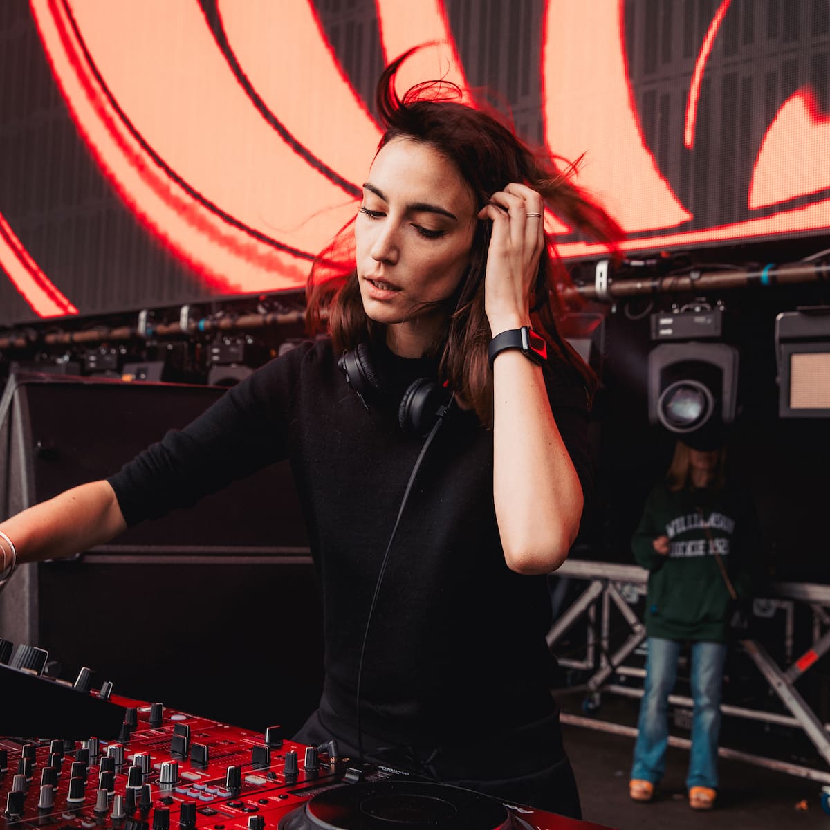 Amelie Lens nos muestra su 'Aura', su disco debut tras 10 años de trayectoria