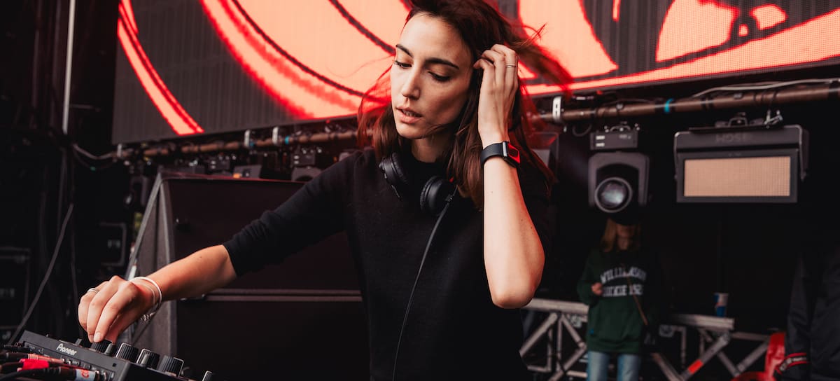 Amelie Lens, durante un set en España en 2018