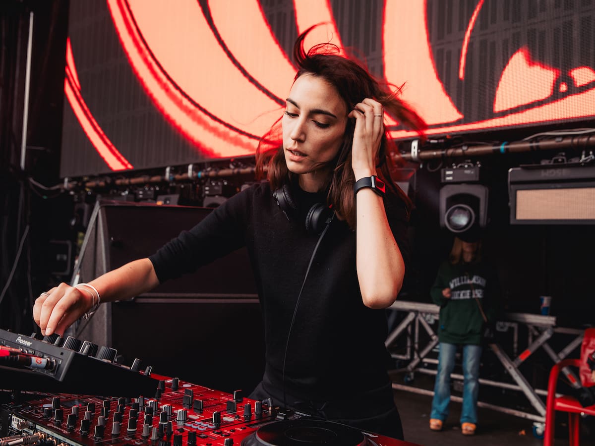 Amelie Lens nos muestra su 'Aura', su disco debut tras 10 años de trayectoria