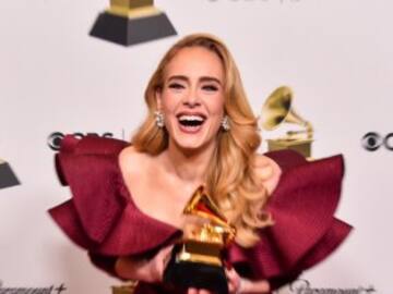 Adele, su inmortal peineta “a los del traje” y otros enfados de la diva británica