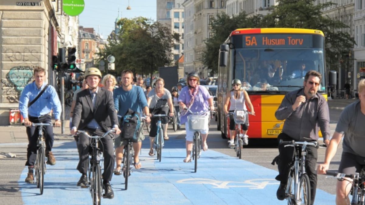 Esta ciudad te regala cerveza y helado si andas en bicicleta en vez de carro