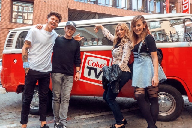 Los chicos preparados para ir al Coca-Cola Music Experience