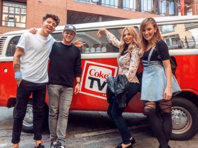 Los chicos preparados para ir al Coca-Cola Music Experience