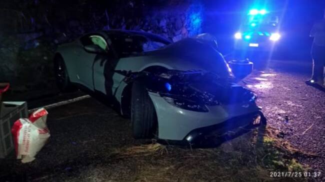 Así quedó el Aston Martin del youtuber Salva, tal y como ha mostrado en un vñideo de su canal.