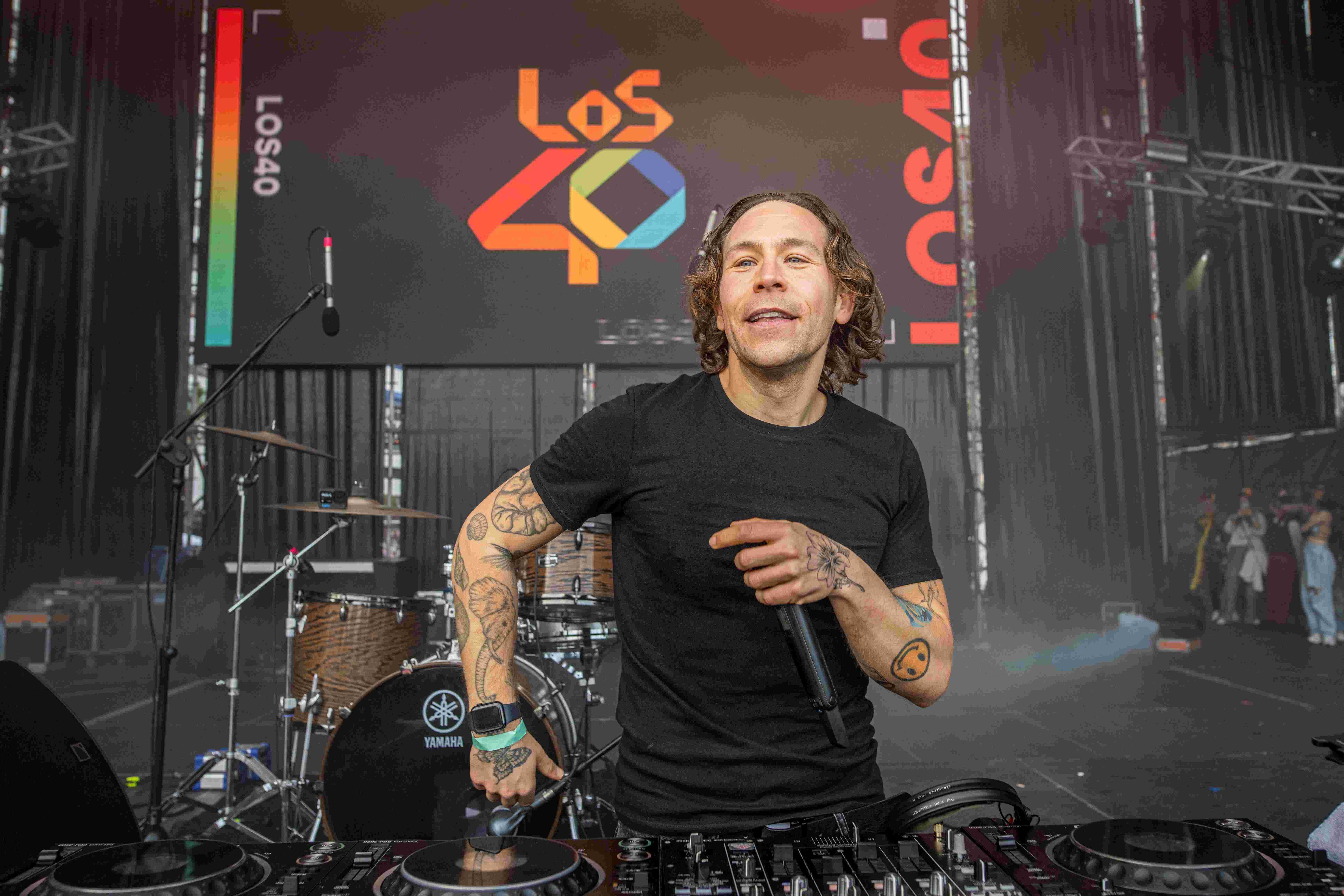 Óscar Martínez en los conciertos de Carnaval de LOS40 Canarias