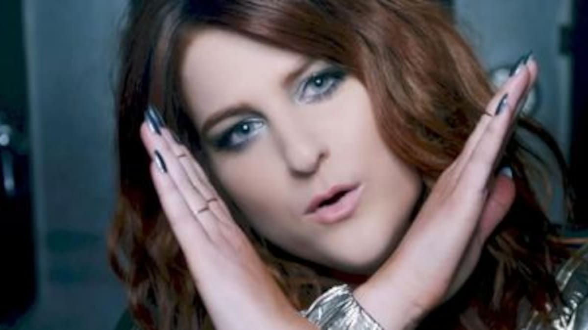 Meghan Trainor cantando en los pasillos del supermercado