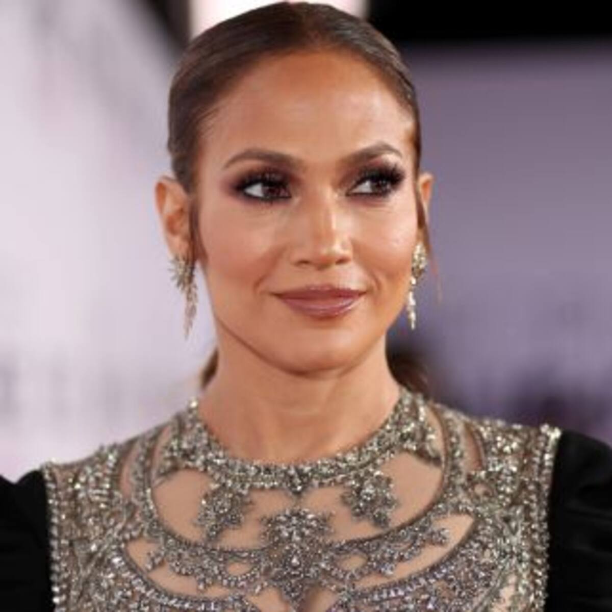 Jennifer López se muestra sin maquillaje