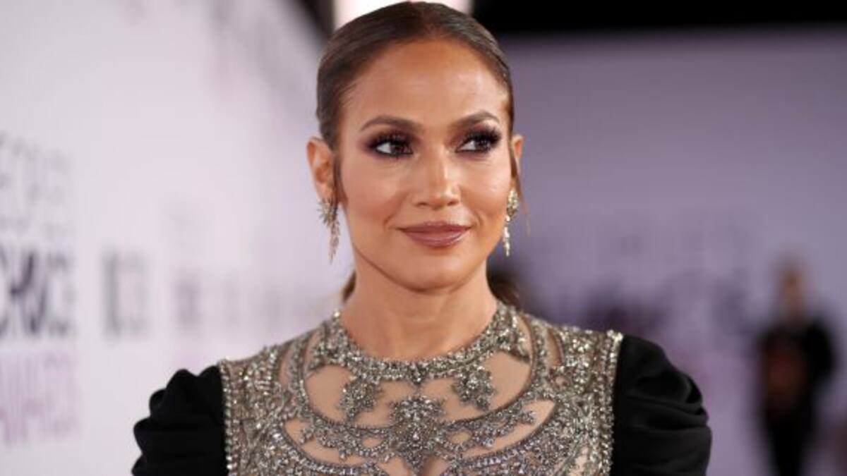 Jennifer López se muestra sin maquillaje
