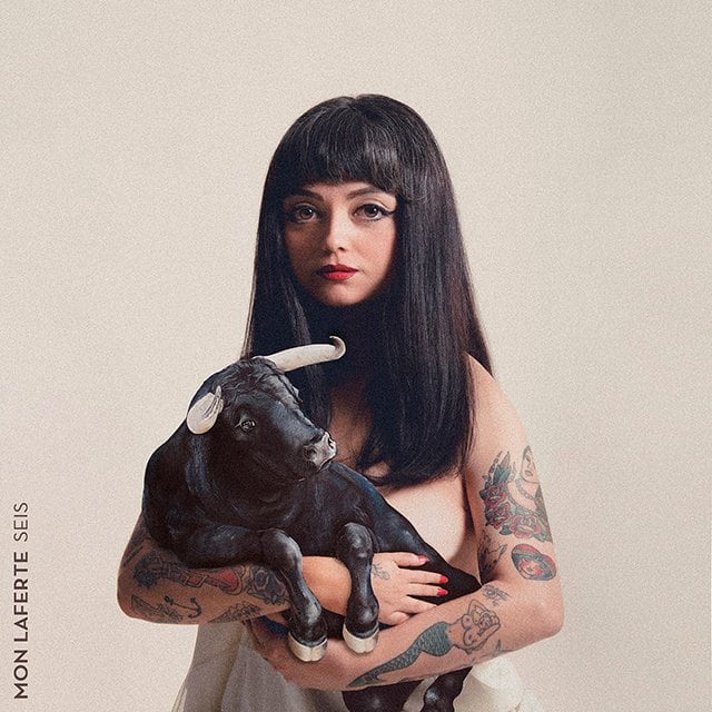 Mon Laferte, en la inquietante portada de Seis.