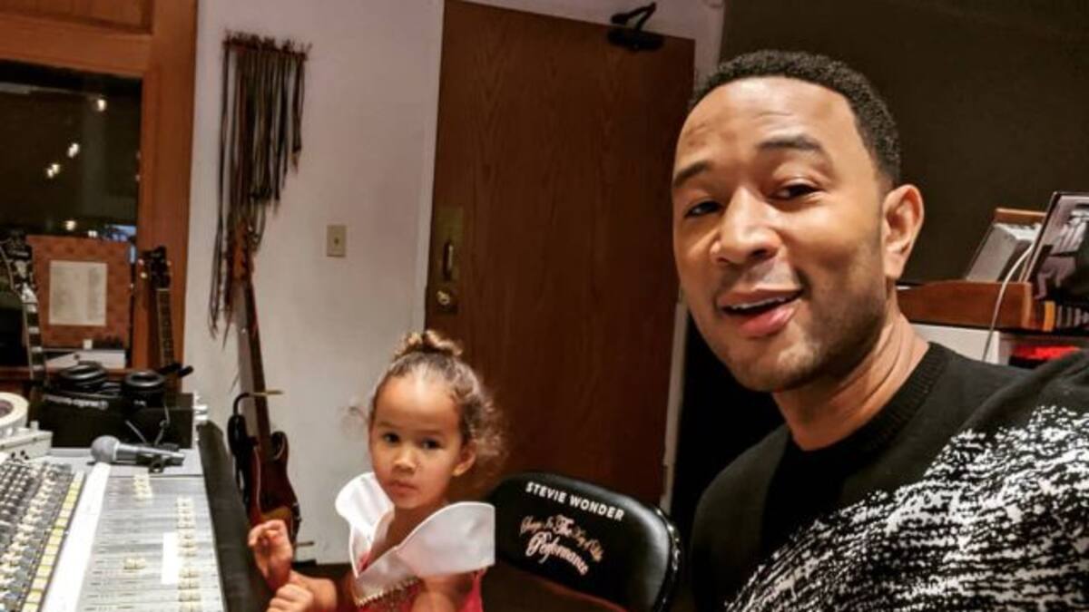 John Legend comparte las duras palabras que le dijo su hija y el motivo por el que cantó borracho