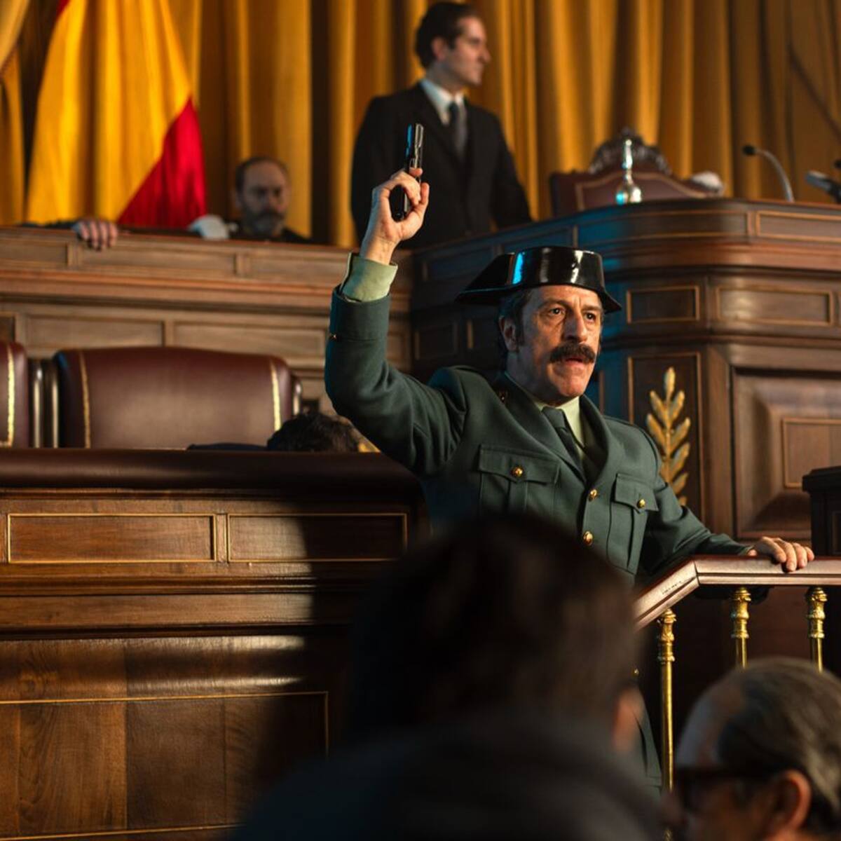 Así es la serie que arrasó en audiencias en La 1 este 23-F y que deberías estar viendo para entender lo que ocurrió en España