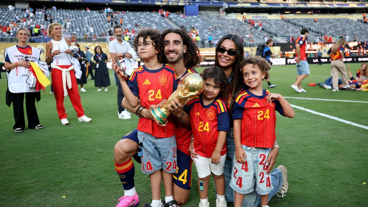 La vida personal de Cucurella: su pareja, hijos, la promesa del Mundial y cómo se ha ganado el corazón de los españoles