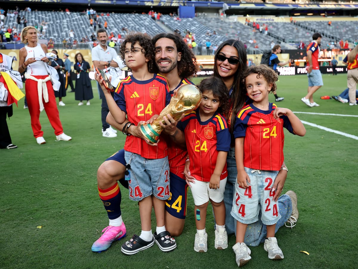 La vida personal de Cucurella: su pareja, hijos, la promesa del Mundial y cómo se ha ganado el corazón de los españoles