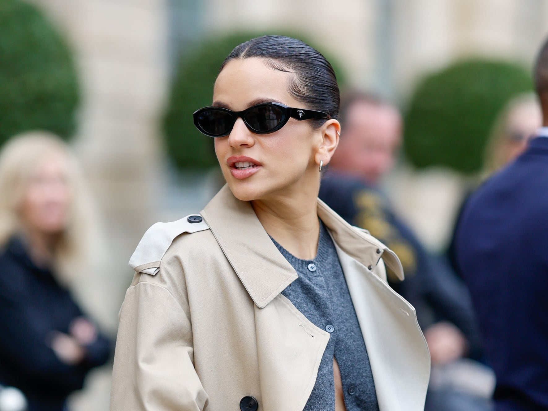 Rosalía en las calles de París