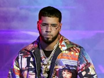 Anuel AA presume del diseño de su coche y anuncia su colaboración con Jhay Cortez