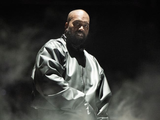 Kanye West actúa durante su concierto "Vultures 1" en el Rolling Loud de 2024 en el Hollywood Park Grounds, 14 de marzo de 2024 en Inglewood, California. Scott Dudelson/Getty Images