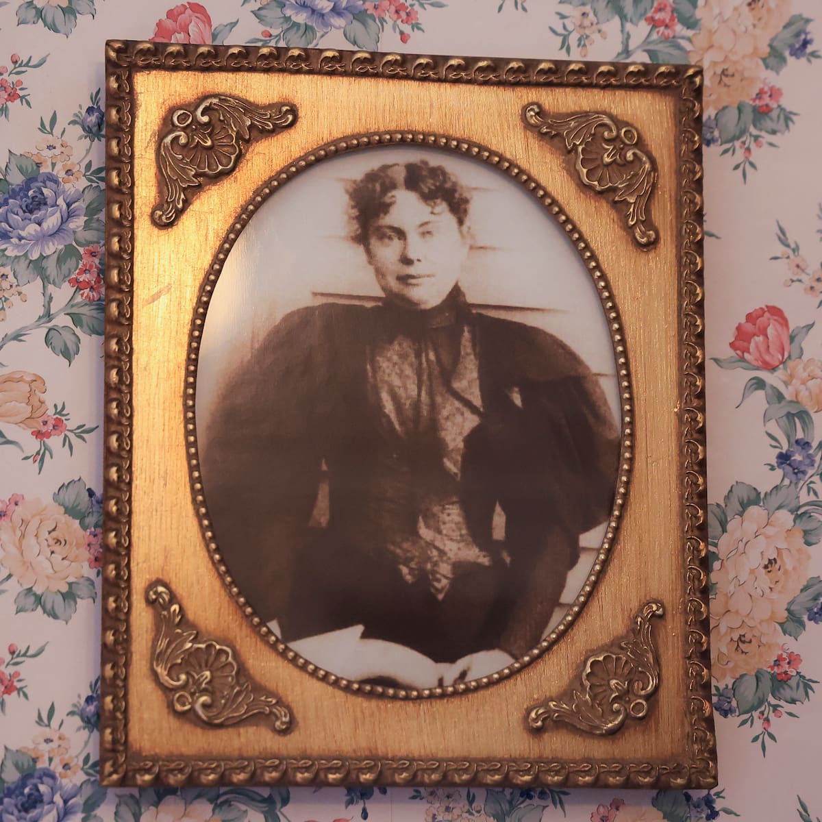 La historia de Lizzie Borden, la 'loca del hacha' que cargó con el doble (y brutal) asesinato de su familia