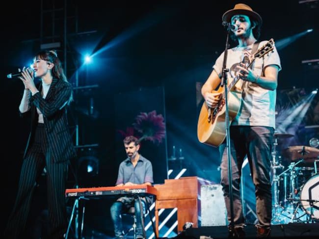 Aitana junto a Morat en el escenario del Wizink Center de Madrid