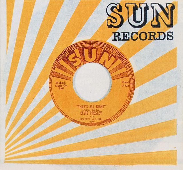 Foto de la portada de su primer single, That&#039;s All Right, lanzado bajo el sello Sun Records.