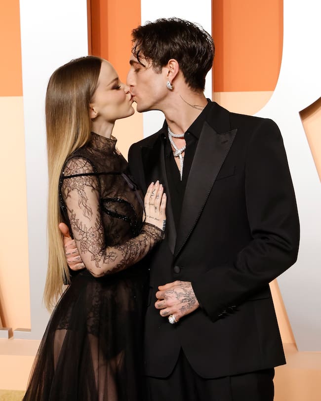 Dove Cameron y Damiano David en la Vanity Fair Oscar Party