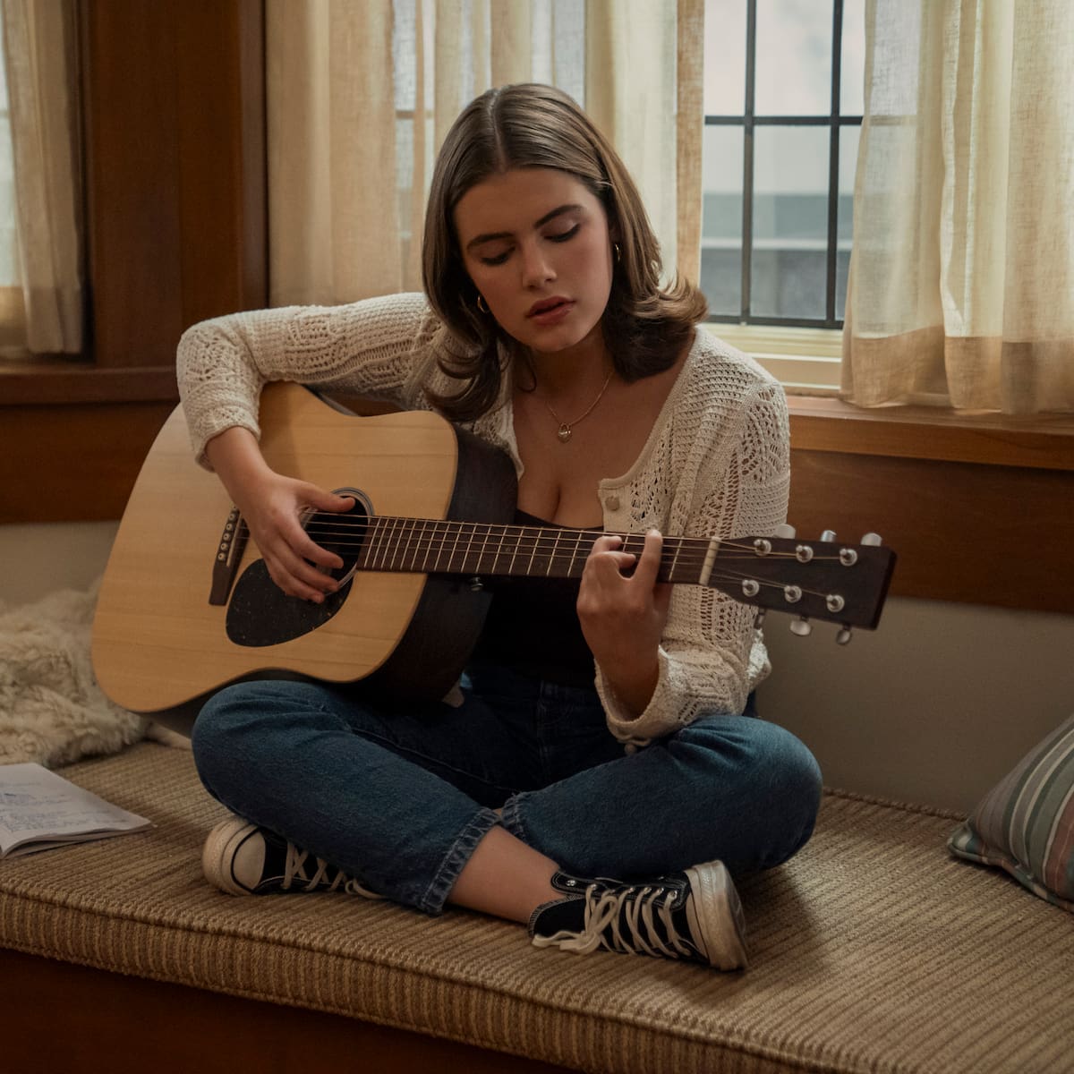 ¿Ella Bright, protagonista de la primera temporada de 'Off Campus', canta en la vida real?