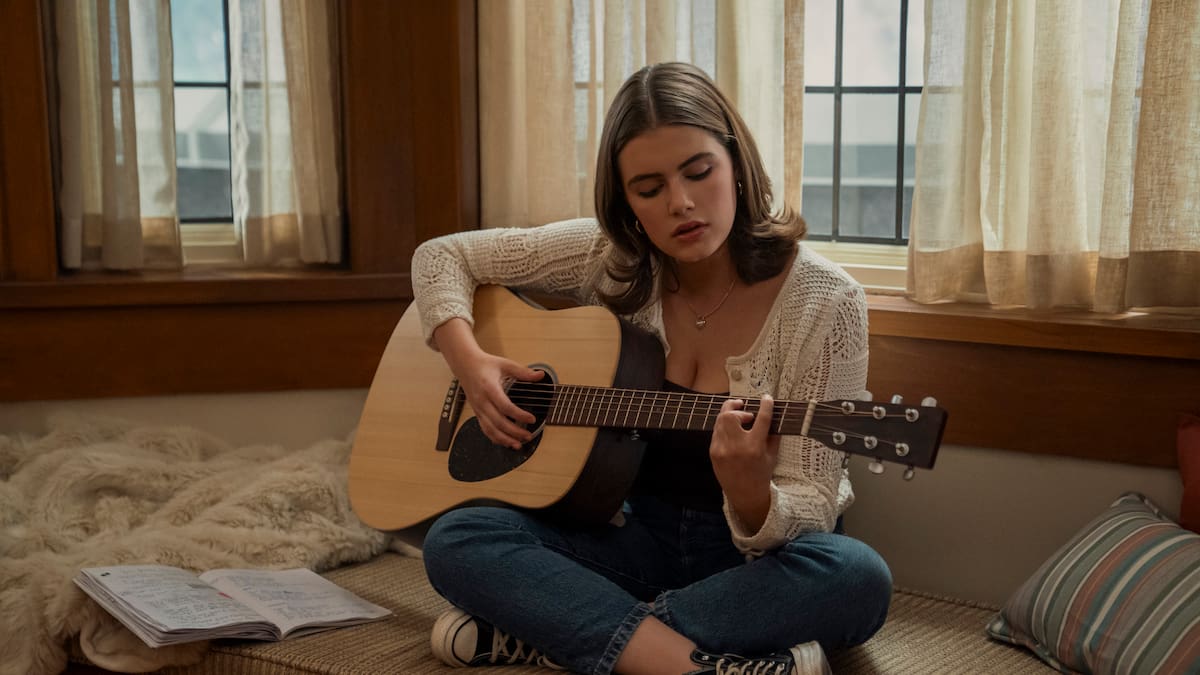 ¿Ella Bright, protagonista de la primera temporada de 'Off Campus', canta en la vida real?