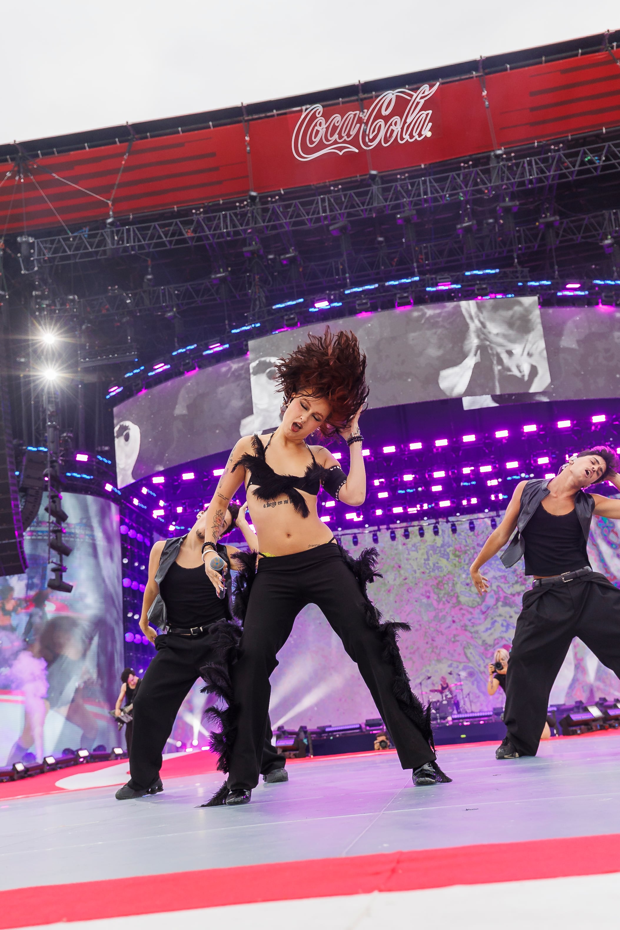Ruslana dándolo todo en el escenario del Coca-Cola Music Experience 2026. / Nabscab