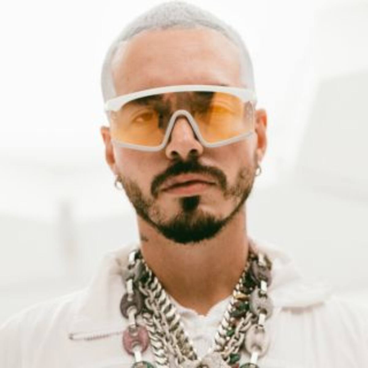 J Balvin fue entrevistado por niños