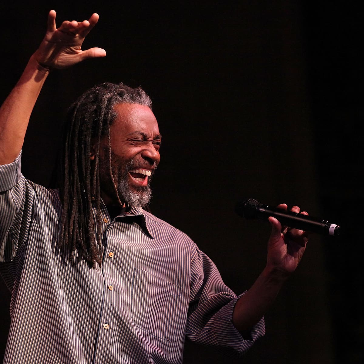 Bobby McFerrin, Robin Williams y Tom Cruise: el sabroso ‘cocktail’ de la ubicua ‘Don’t worry be happy’