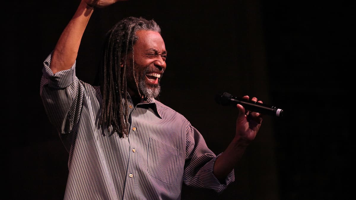 Bobby McFerrin, Robin Williams y Tom Cruise: el sabroso ‘cocktail’ de la ubicua ‘Don’t worry be happy’