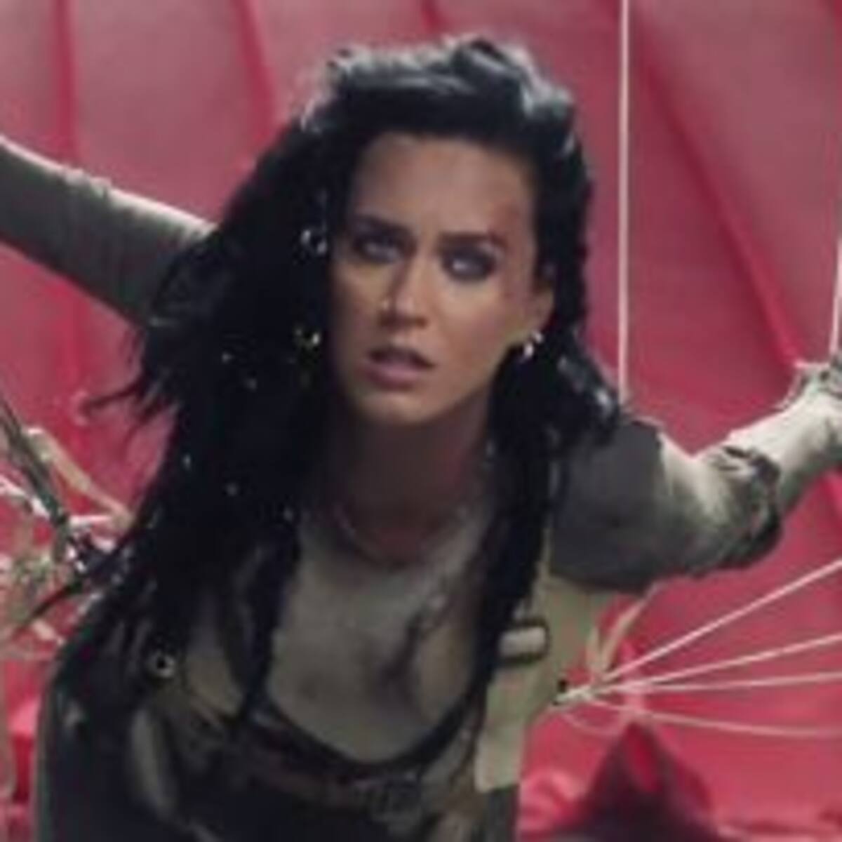 Katy Perry presenta el video oficial de “Rise”