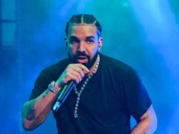 Drake se hace con un collar de diamantes exclusivo basado en sus últimas 42 relaciones fallidas