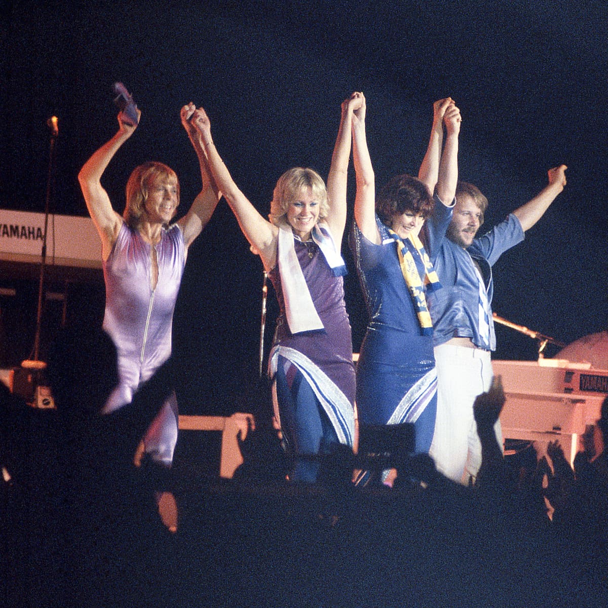 ABBA cambió sus canciones por barriles de petróleo, frutas y verduras