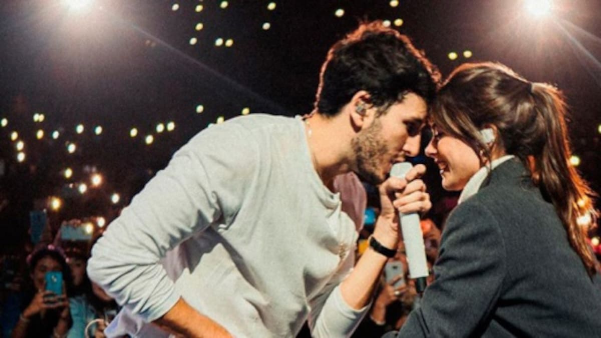 Tini y Sebastían Yatra - Oye, desde sus casas