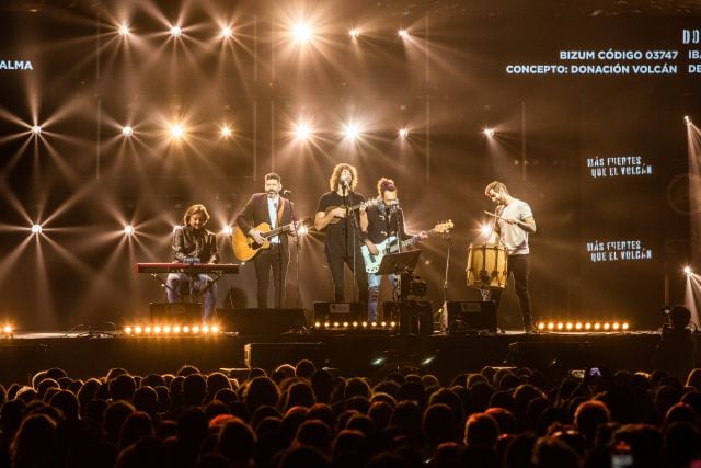 Todos los miembros de la banda Izal en el concierto de Madrid.