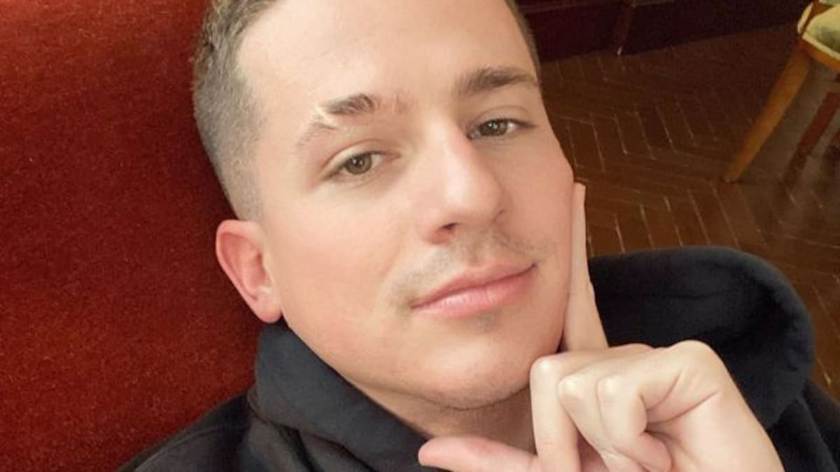 Así suena Charlie Puth versionando Memories de Maroon 5