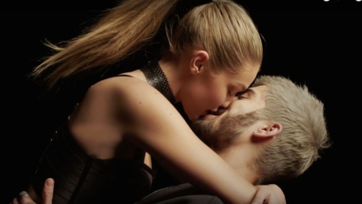 Los besos de película son cosa del pasado, ¡ahora se llevan los de videoclip!