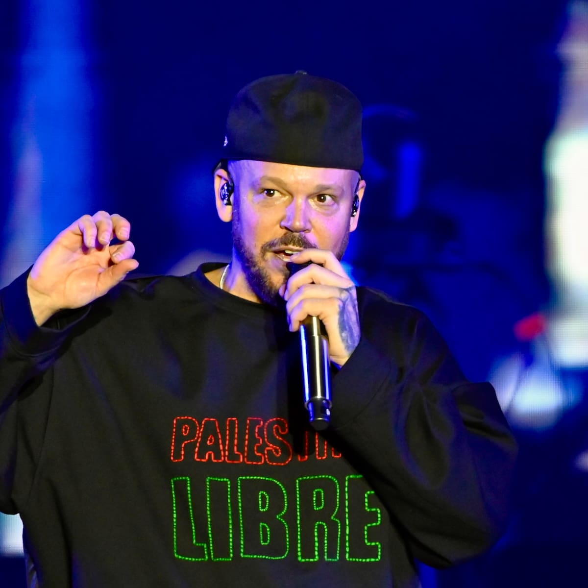 Residente se estrena como director de cine reuniendo a Bad Bunny, Javier Bardem, Viggo Mortensen y Edward Norton