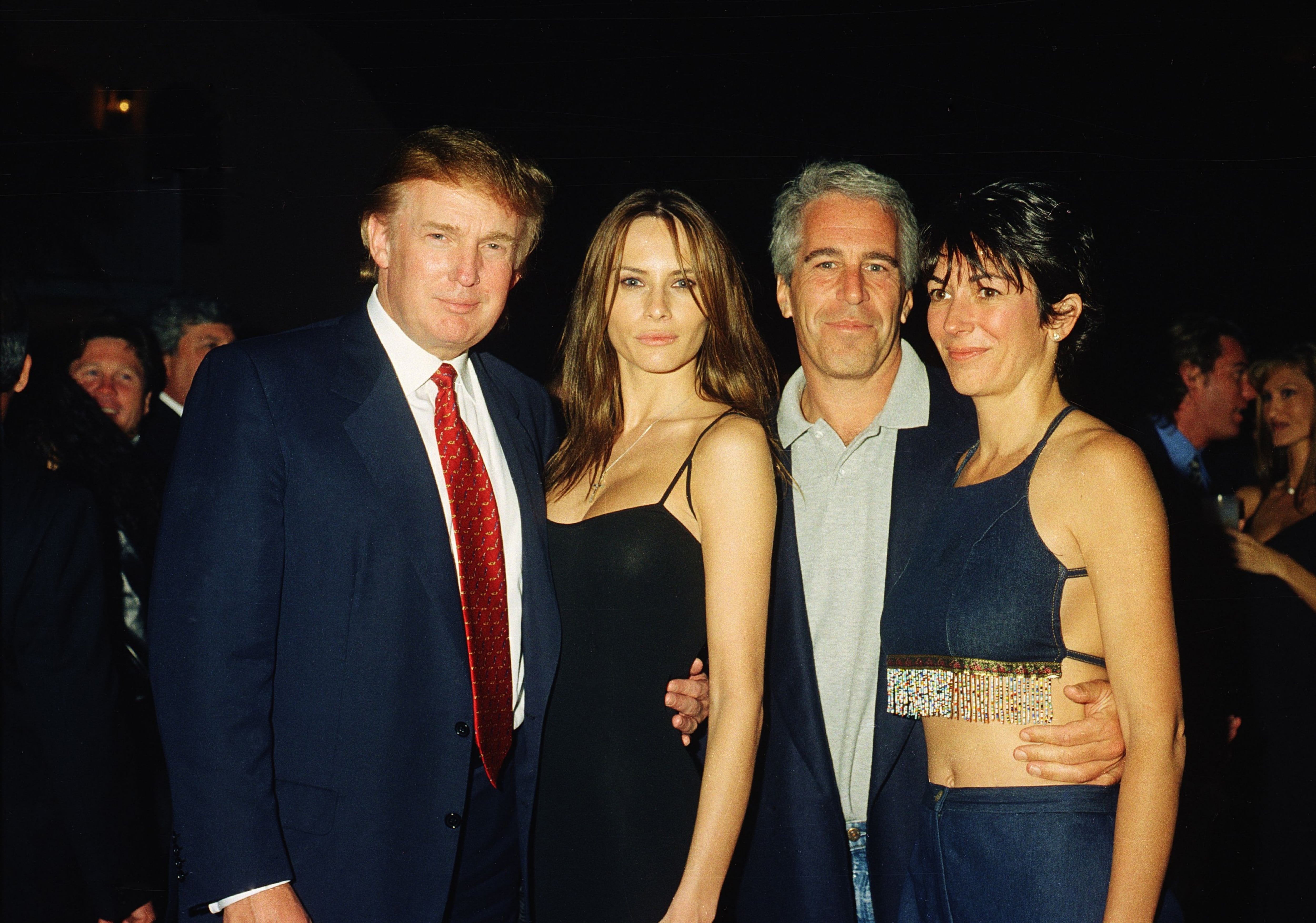 Jeffrey Epstein y Ghislaine Maxwell junto a Donald Trump y Melania Trump
