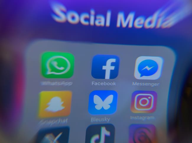 Imagen distorsionada de distintas redes sociales.