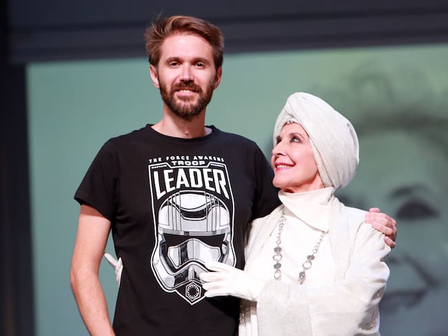 Manuel junto a su madre, Concha Velasco