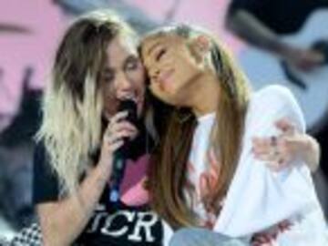 Ariana Grande y Miley Cyrus protagonizan emotivo momento