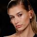 LA MUJER DE JUSTIN BIEBER CONSIGUE EL APLAUSO DE BEBE REXHA O MILLIE BOBBY BROWN POR SU CONFESIÓN