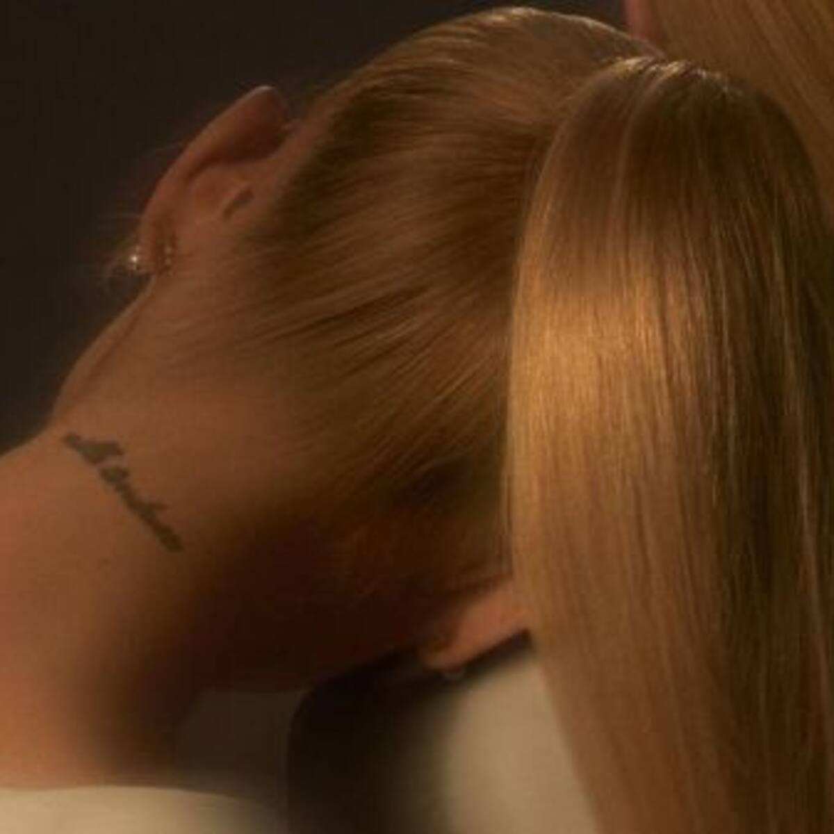 ARIANA GRANDE PRESENTA SU NUEVO ÁLBUM "ETERNAL SUNSHINE"