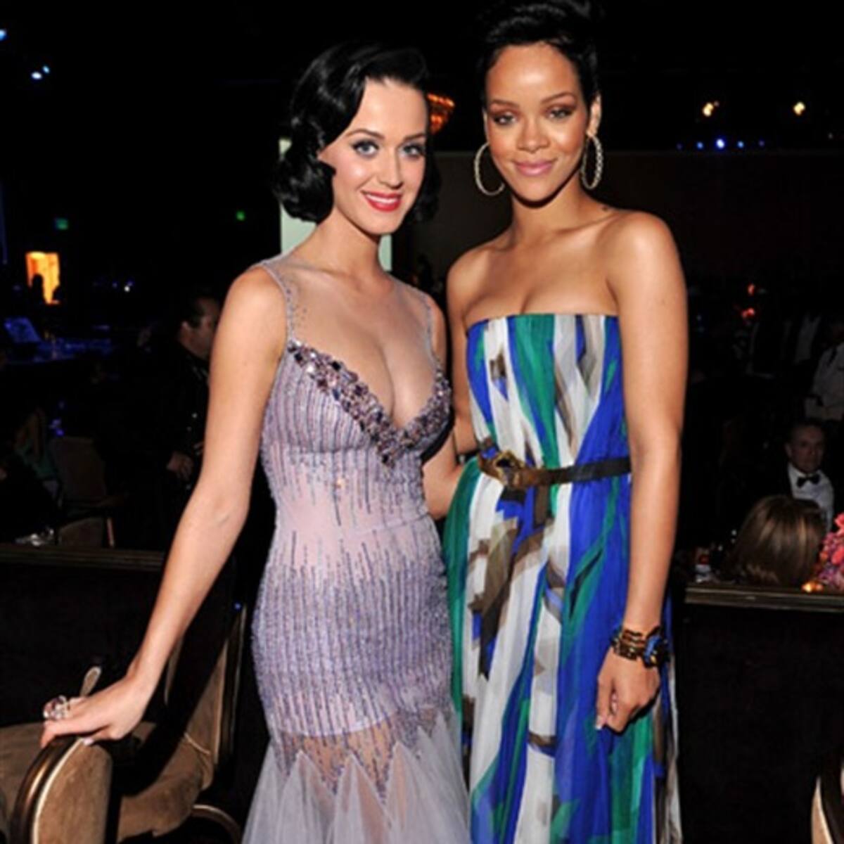 Rihanna gasta hasta $8 mil en "strippers"